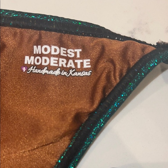 Emerald Green Bikini NPC Fit Model - Picture 4 of 8